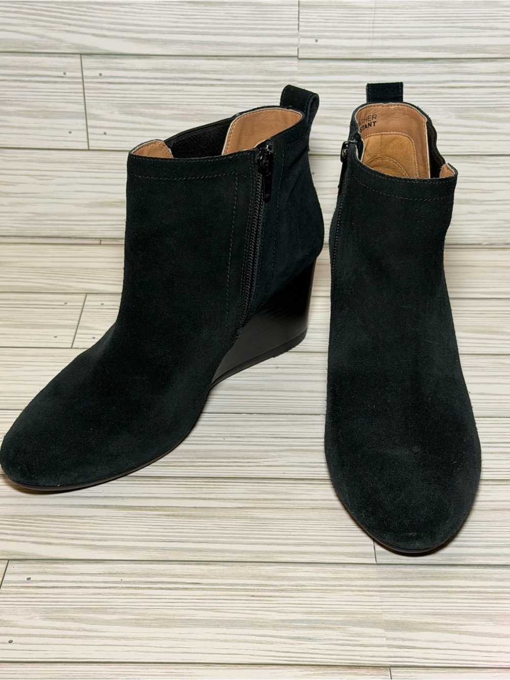 Vionic Paloma Women 8.5 Black Suede Wedge Ankle Boots Weather Resistant